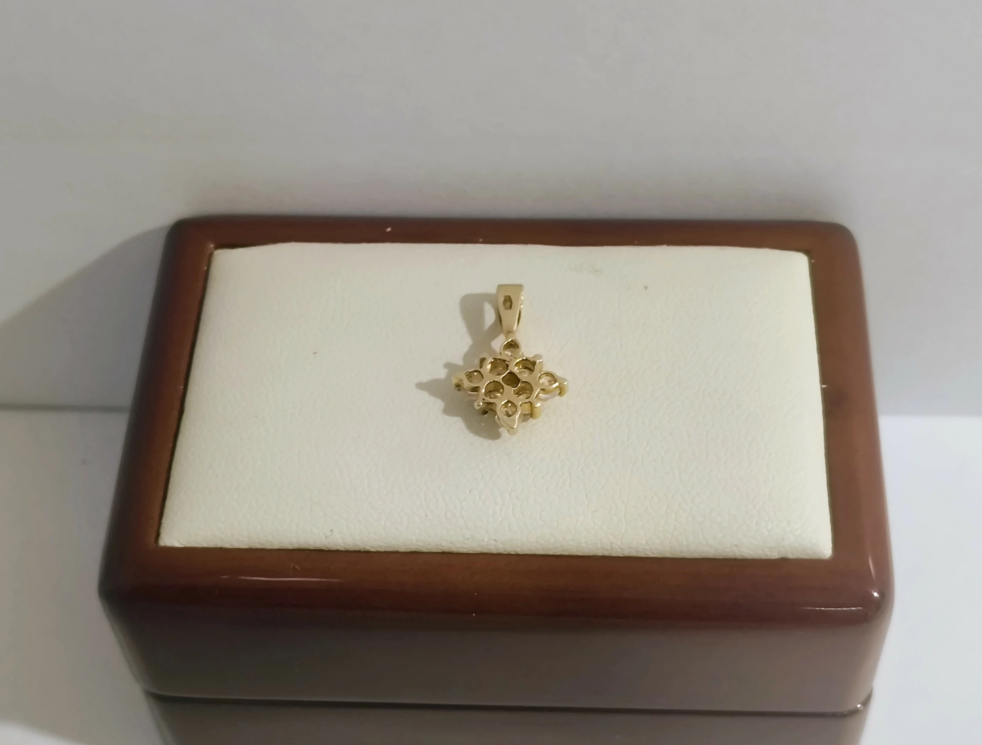 zlota-zawieszka-585112-material-15835-2