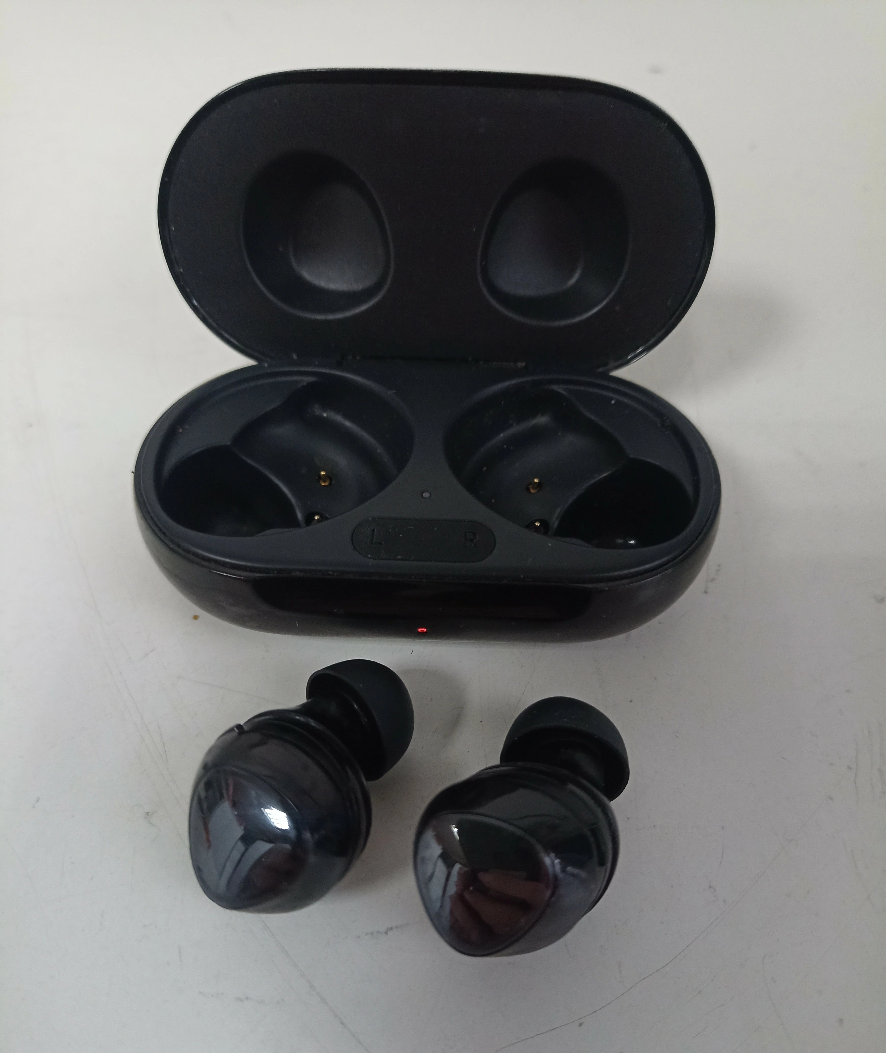 sluchawki-samsung-galaxy-buds-plus-sm-r175-kolor-dominujacy-129357-3