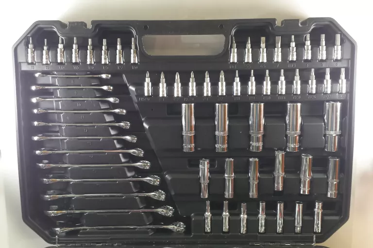 zestaw-kluczy-proline-walizka-ean-gtin-5903755581136