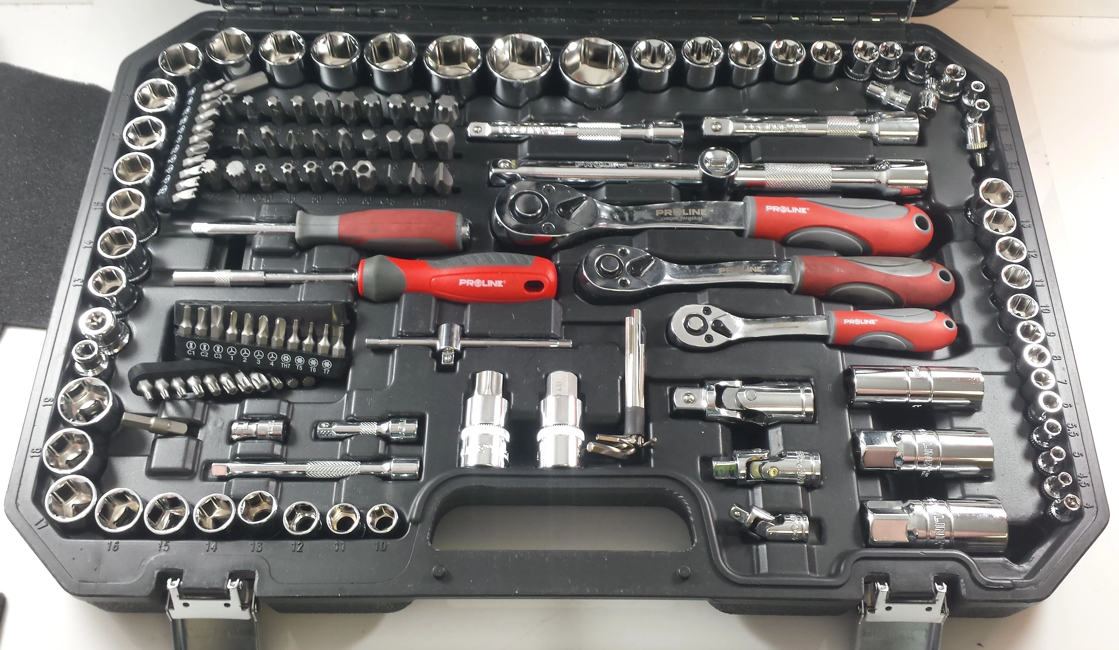 zestaw-kluczy-proline-walizka-dabrowskiego-149-poznan-ska-x