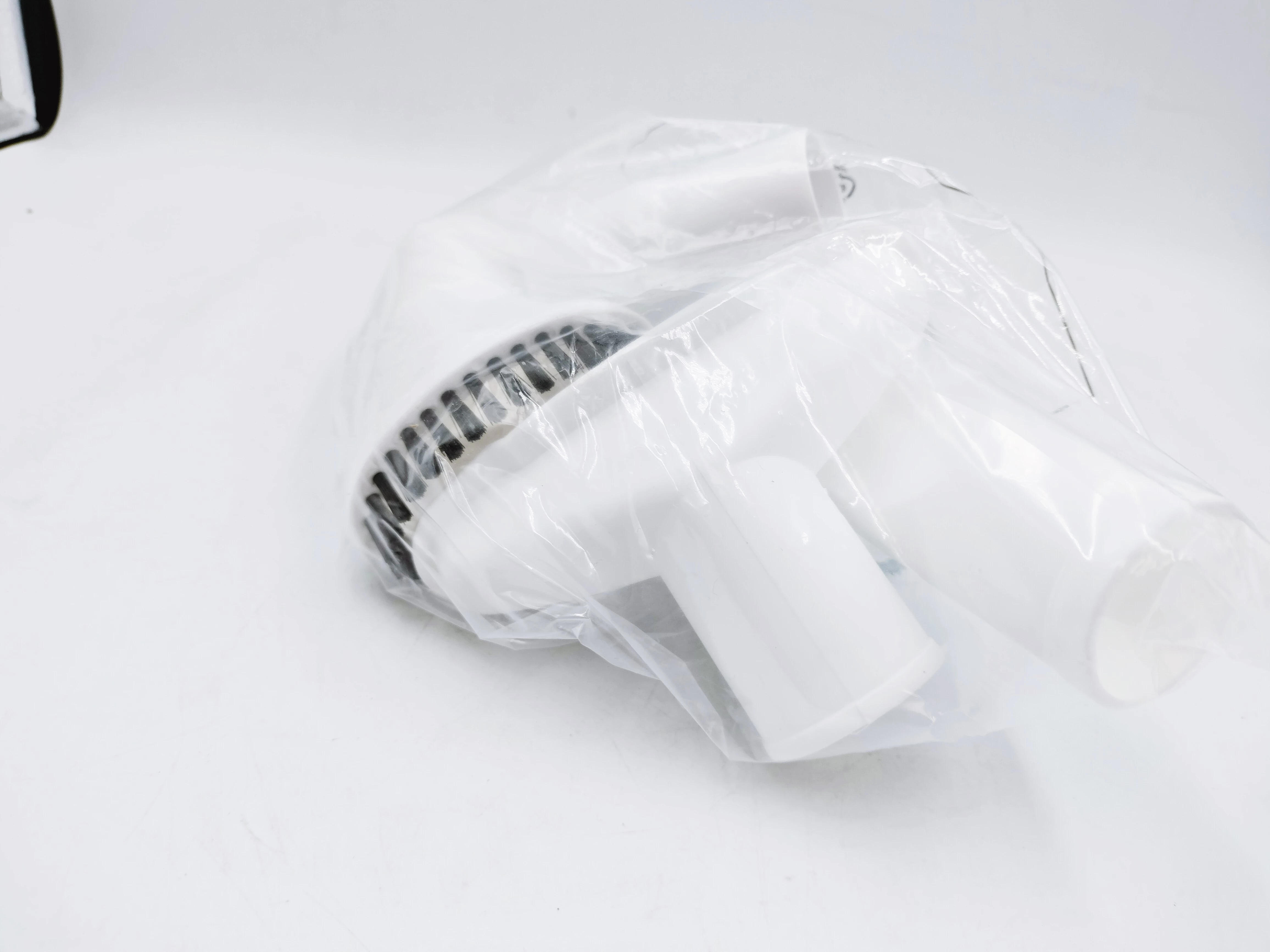 odkurzacz-pionowy-elta-s1073-bialy-600w-zasilanie-209202-238306