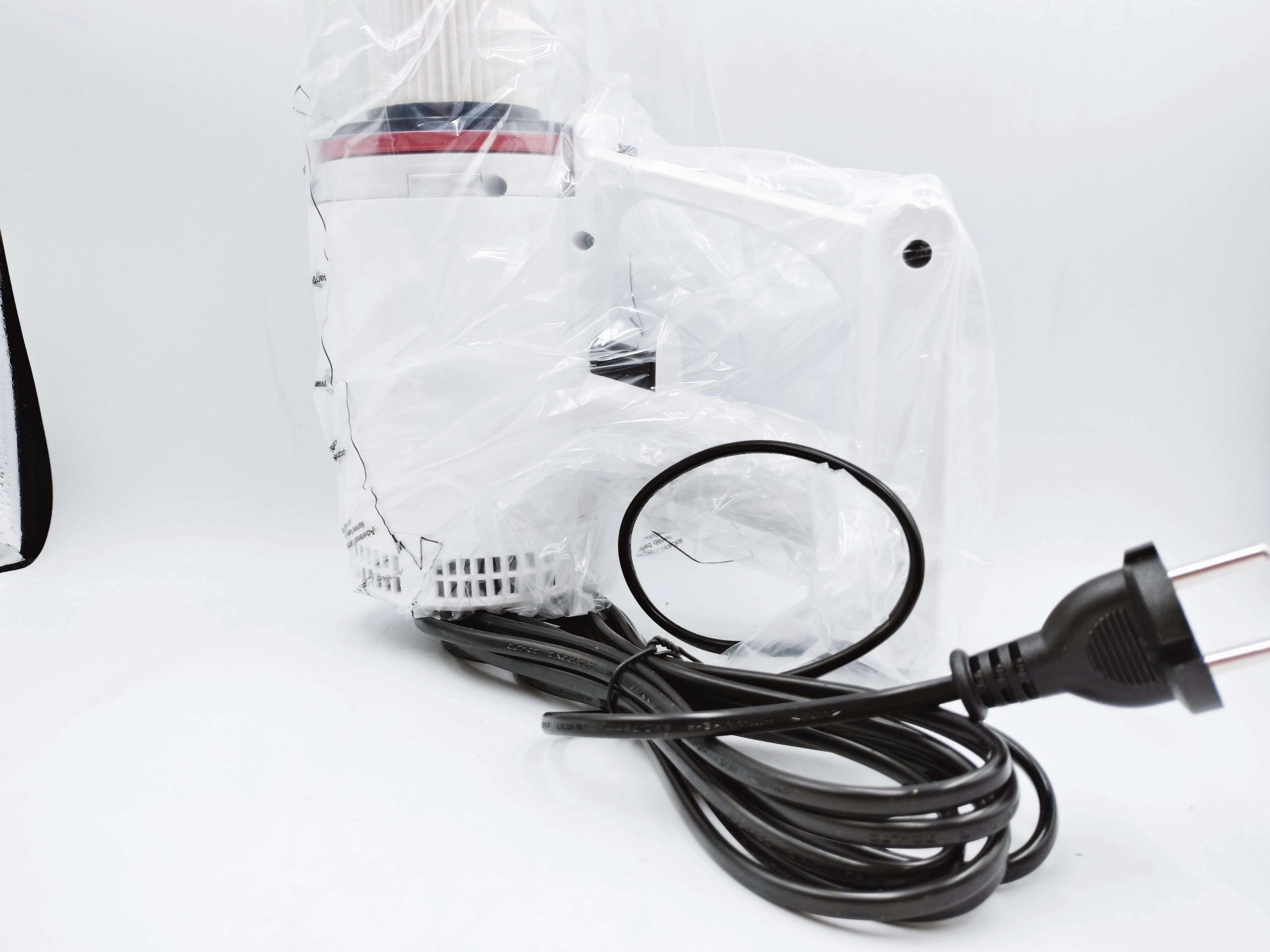 odkurzacz-pionowy-elta-s1073-bialy-600w-model-s1073