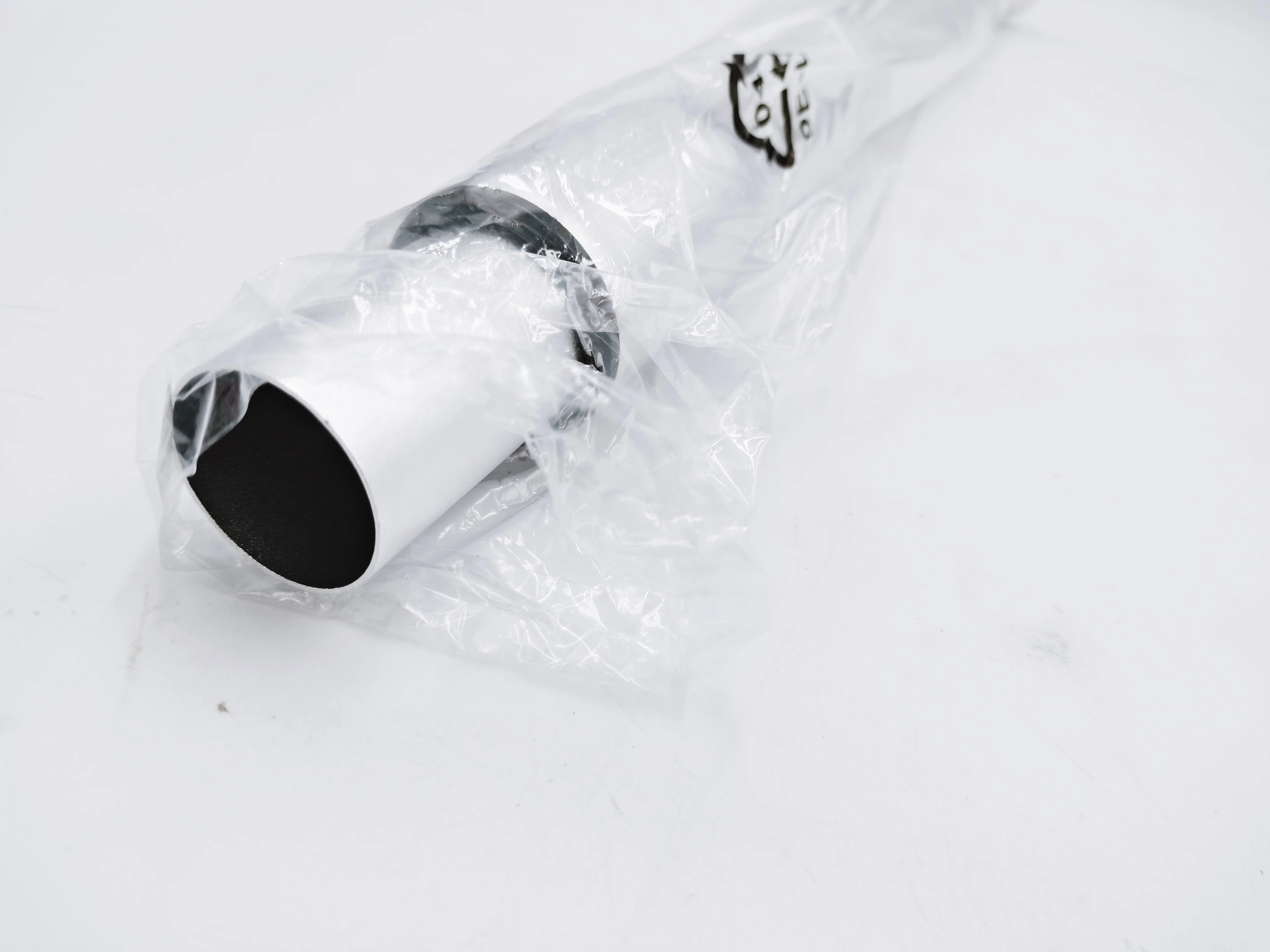 odkurzacz-pionowy-elta-s1073-bialy-600w-stan-11323-2