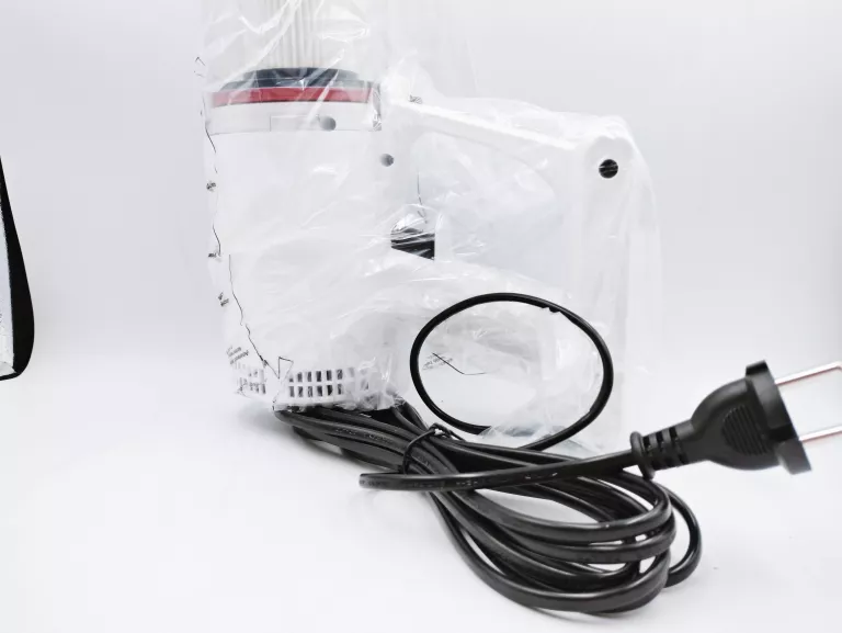 odkurzacz-pionowy-elta-s1073-bialy-600w-model-s1073