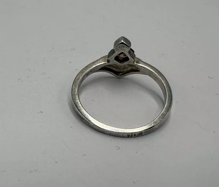 cudnowy-srebrny-pierscionek-p925-176g-r10-kolor-249512-1647426