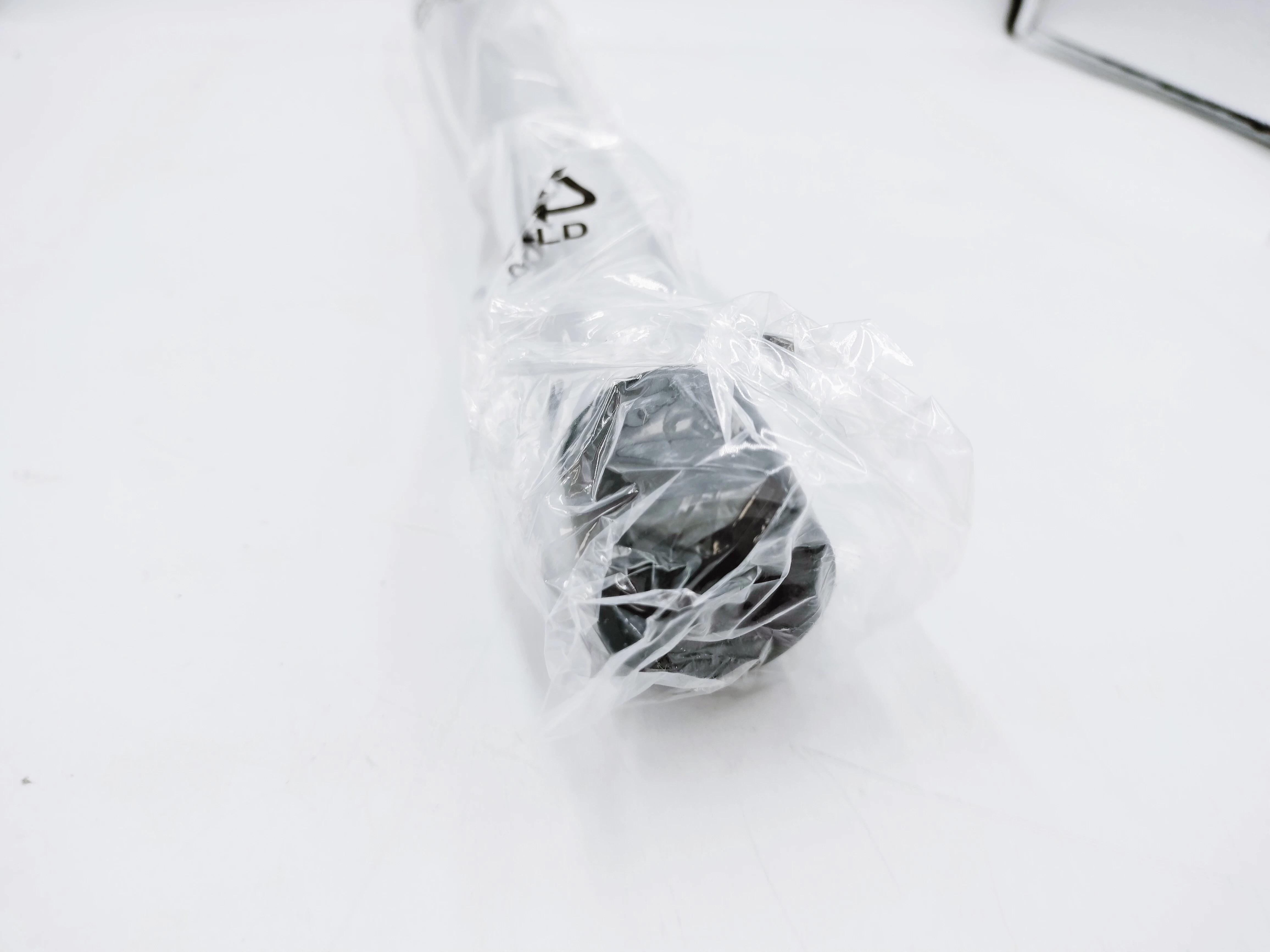 odkurzacz-pionowy-elta-s1073-bialy-600w-ean-gtin-5908273635538