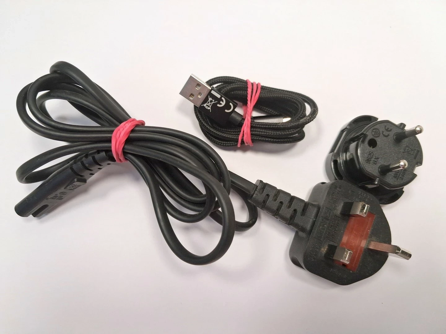 konsola-ps4-slim-1t-cuh-2016b-pad-angielskie-wejscie-przejsciowka-stan-11323-2