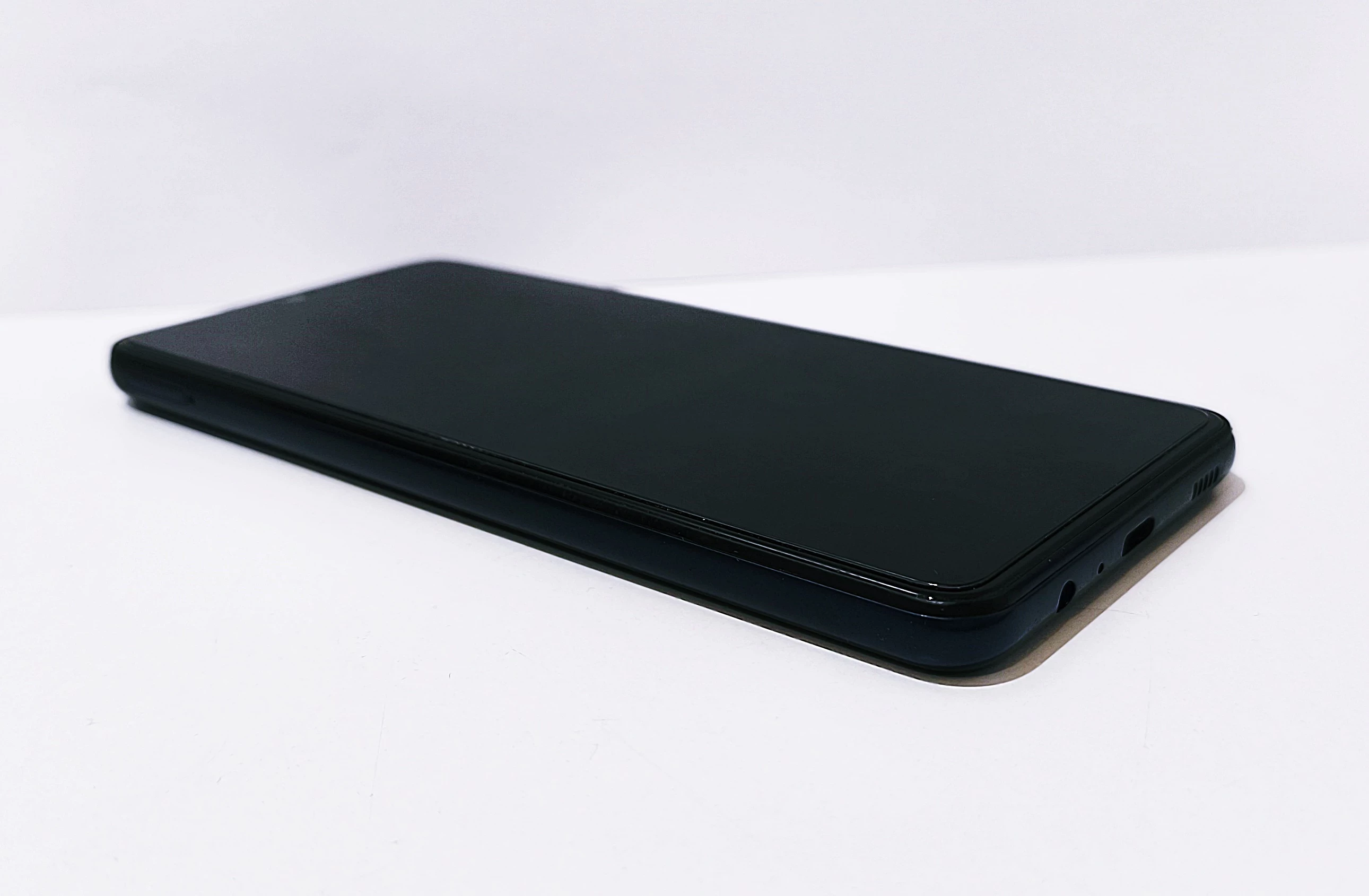 telefon-samsung-galaxy-m12-464-g-kod-producenta-sm-m127fzkveue