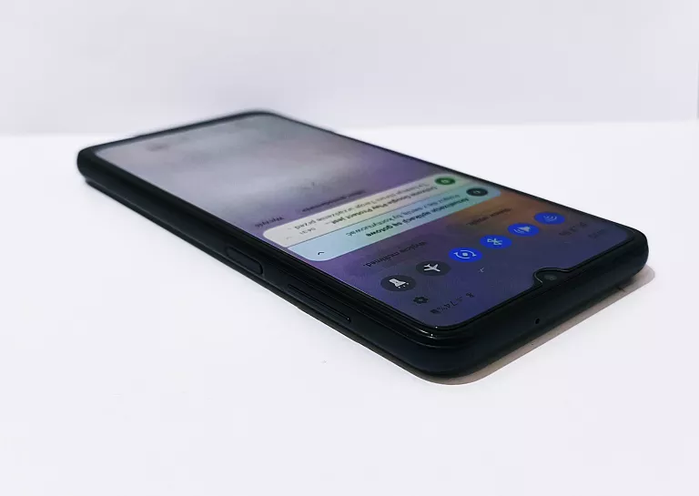 telefon-samsung-galaxy-m12-464-g-przekatna-ekranu-650