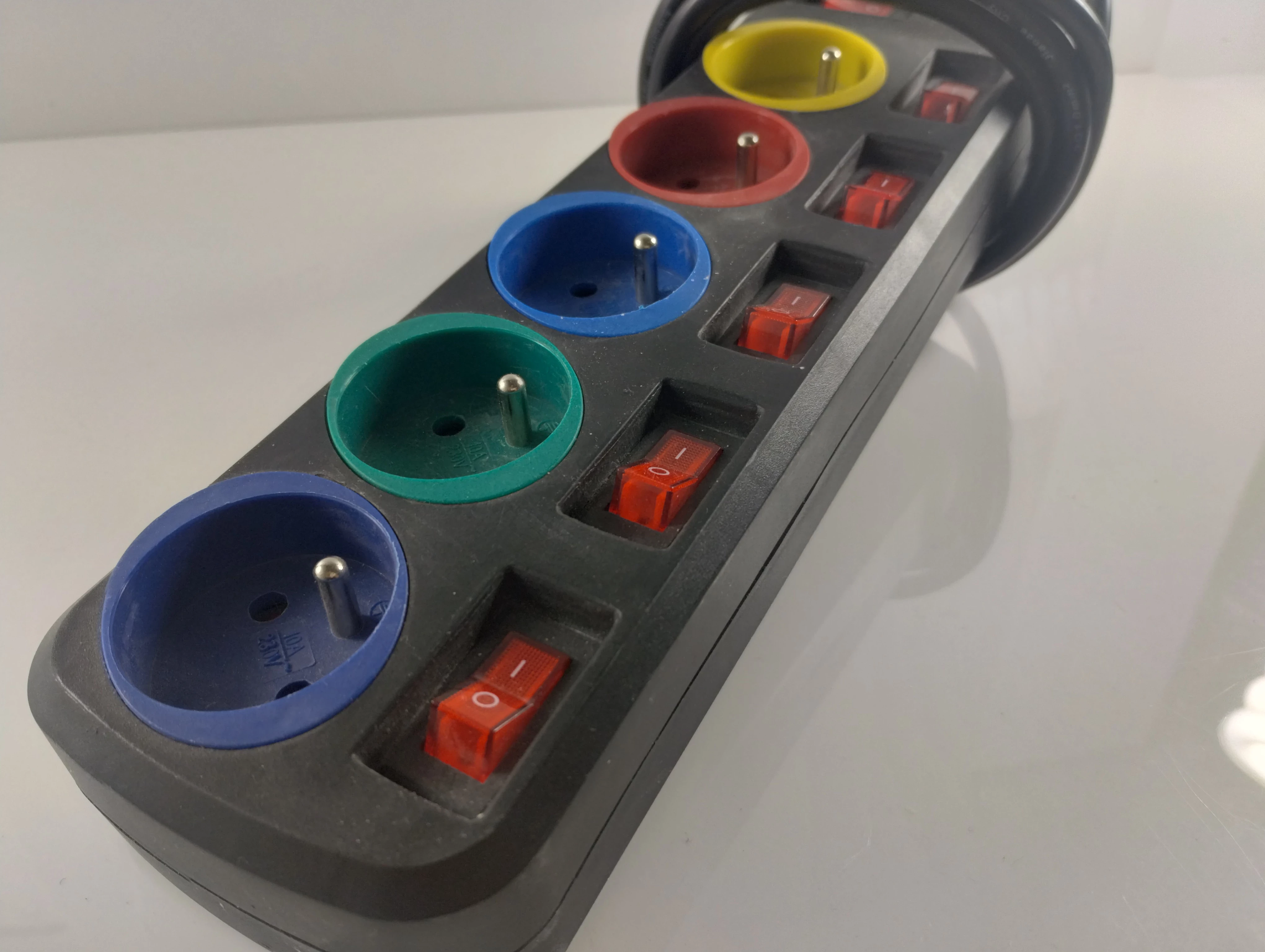 listwa-zasilajaca-maclean-mce204-5-gniazd-polna-28-poznan-ska-x