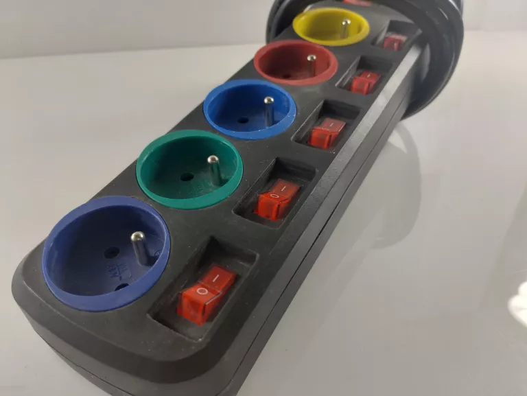 listwa-zasilajaca-maclean-mce204-5-gniazd-polna-28-poznan-ska-x