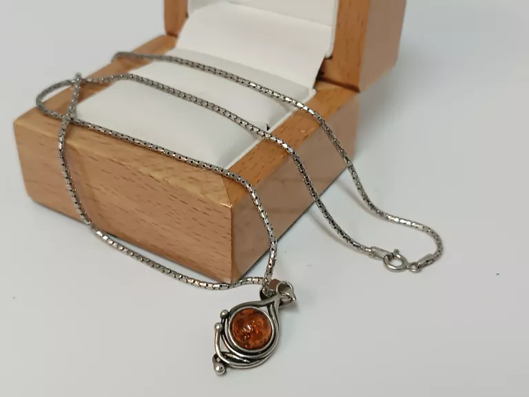 piekny-srebrny-lancuszek-z-zawieszka-pr-925-5320-g-50-cm-stan-11323-2