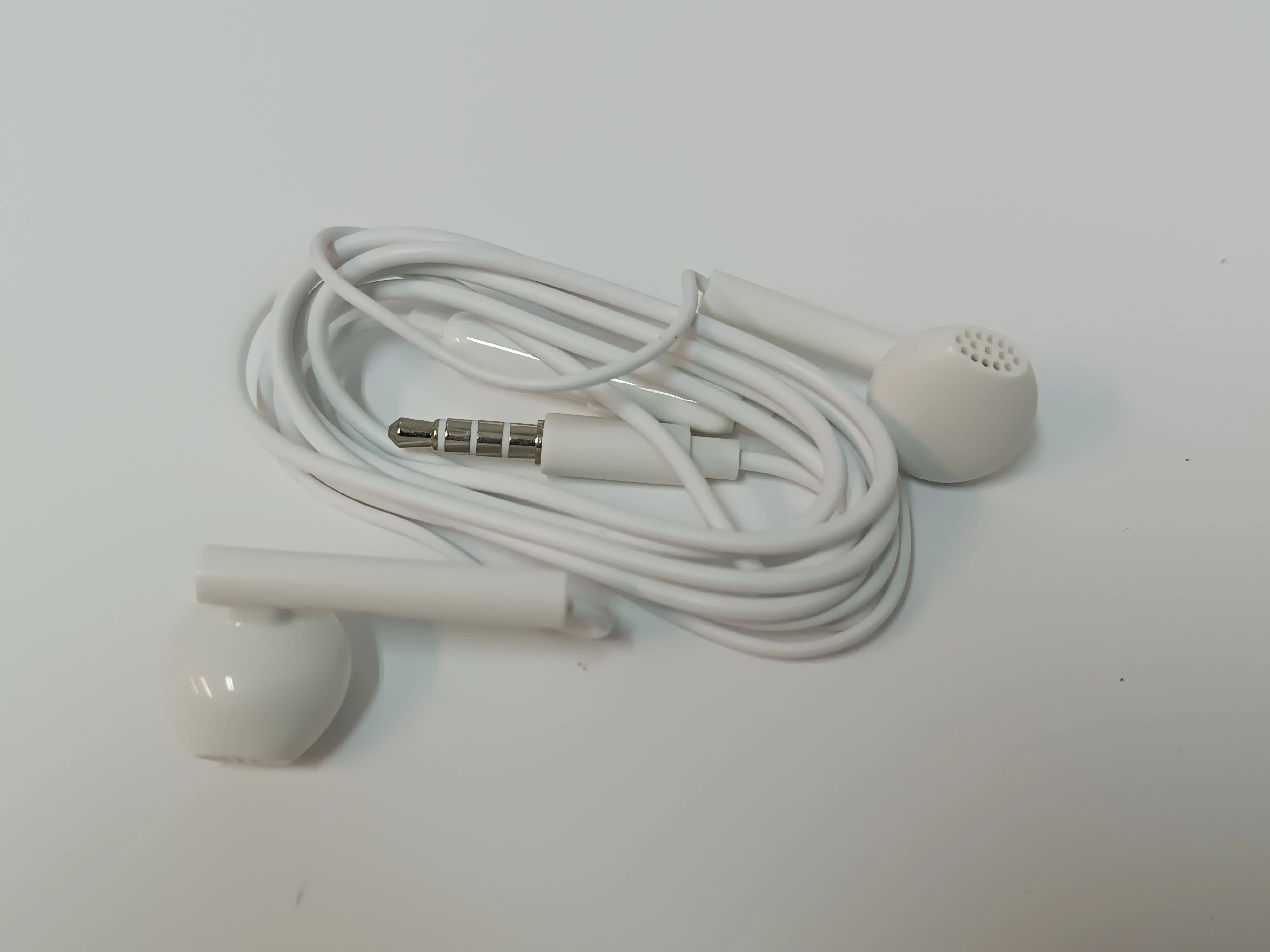 sluchawki-przewodowe-douszne-kod-producenta-x0774