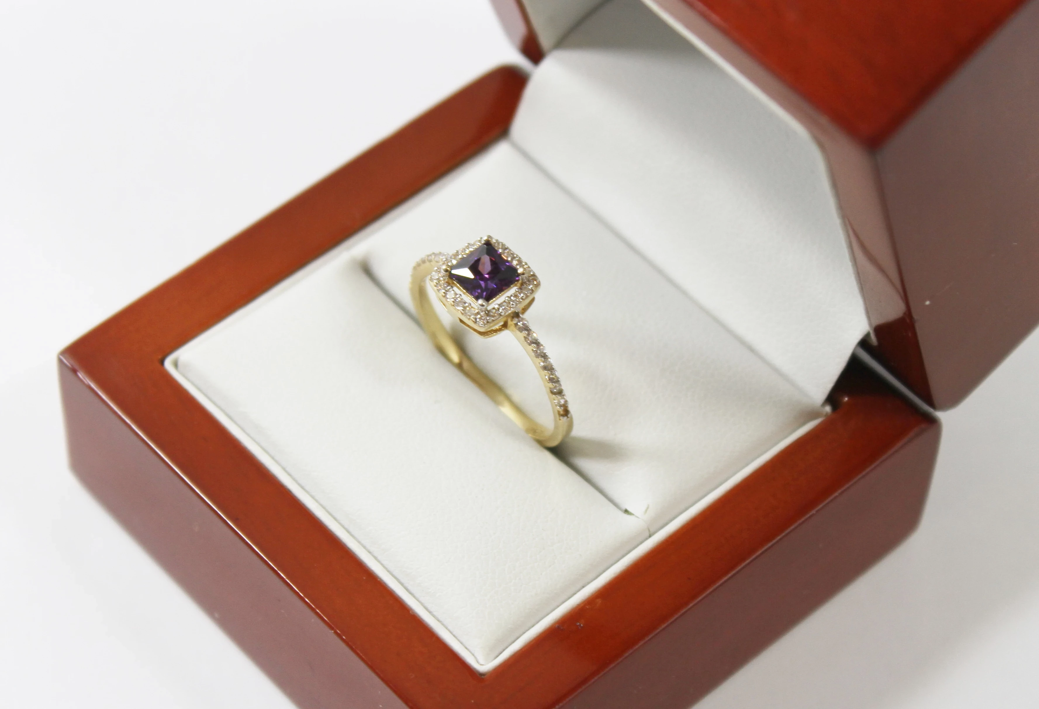 zloty-pierscionek-fioletowy-585-g211-r18-stan-11323-2