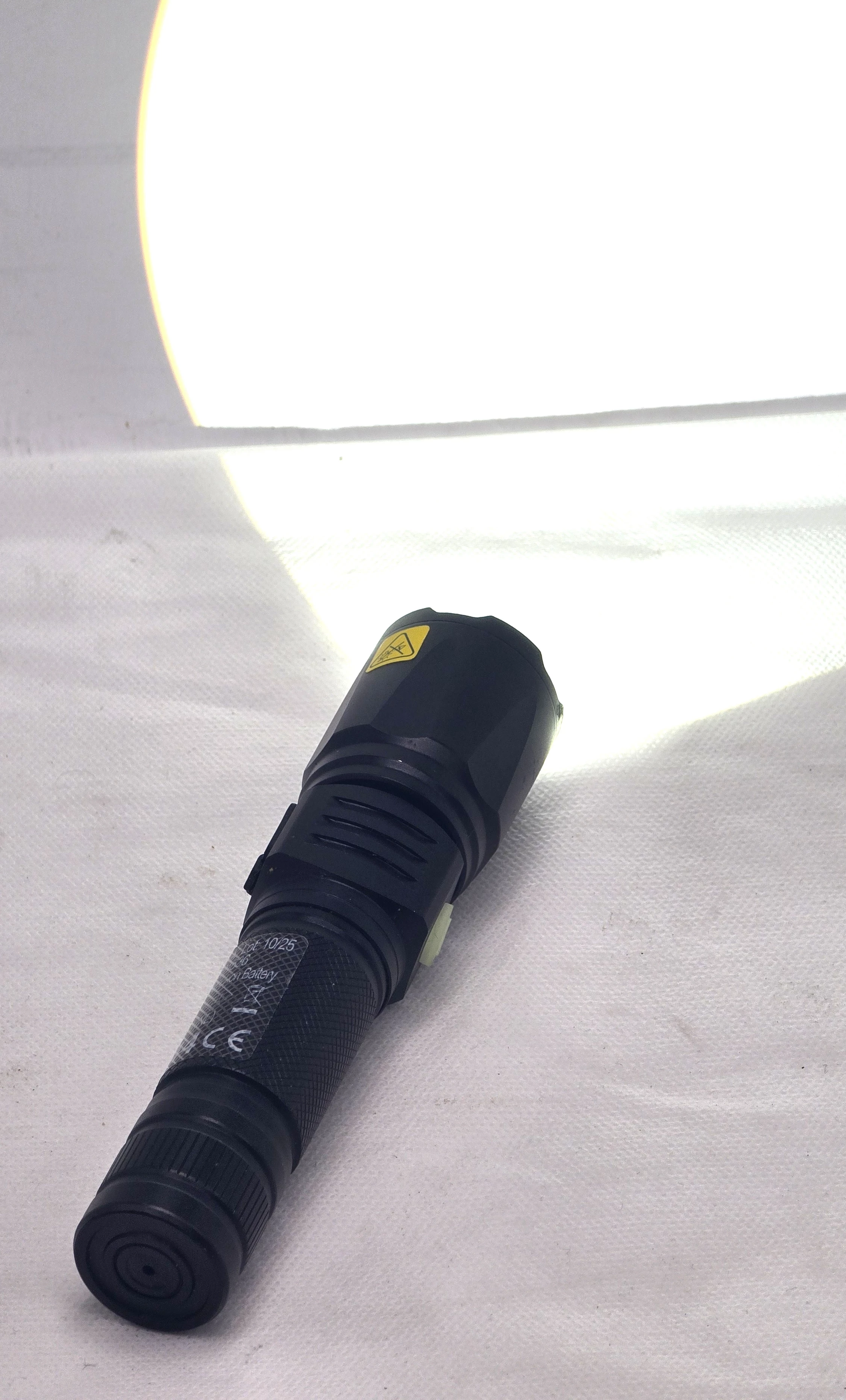 latarka-taktyczna-led-action-12w-rodzaj-16428-2