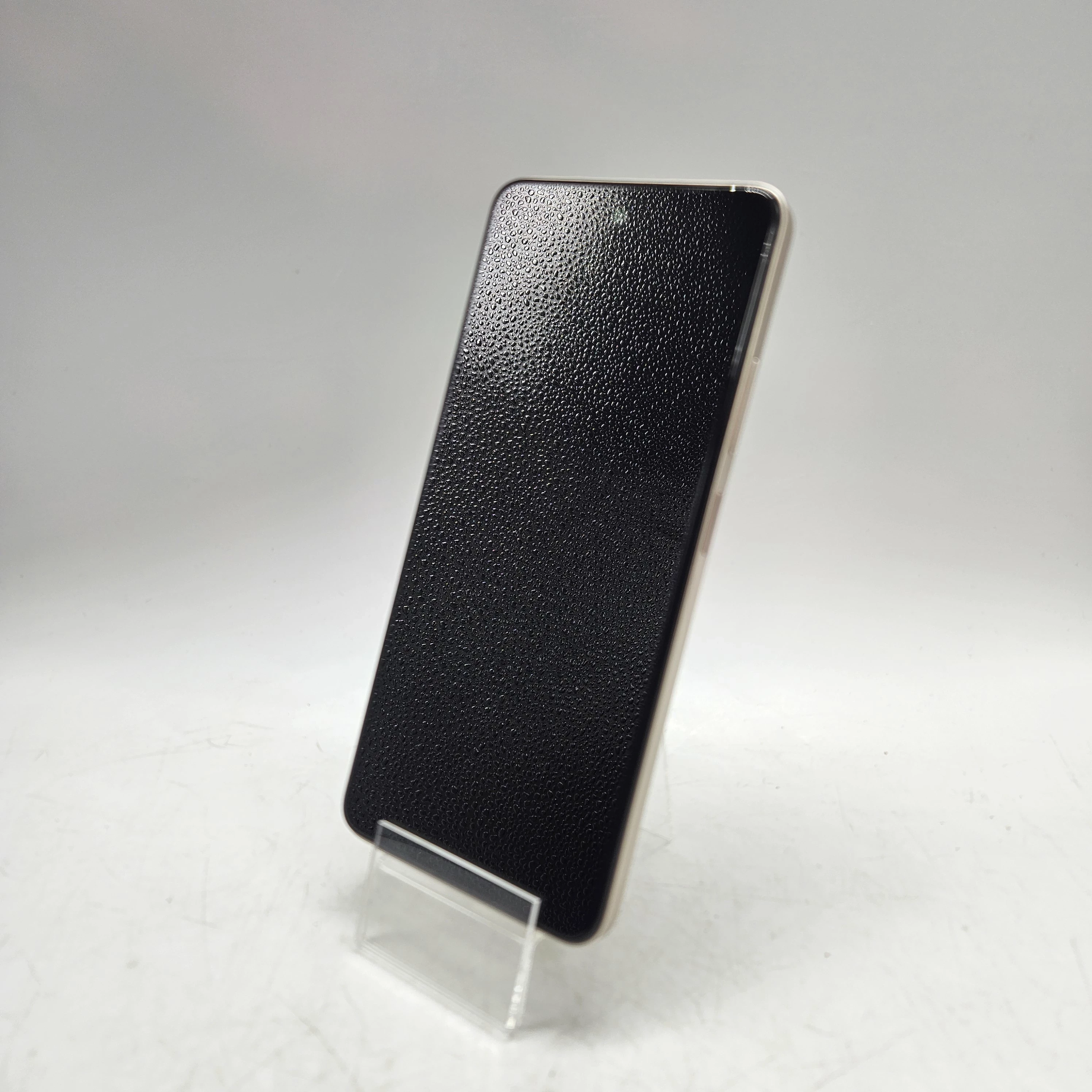 telefon-infinix-smart-8-664-gb-shiny-gold-pudelko-kod-producenta-x6525-643