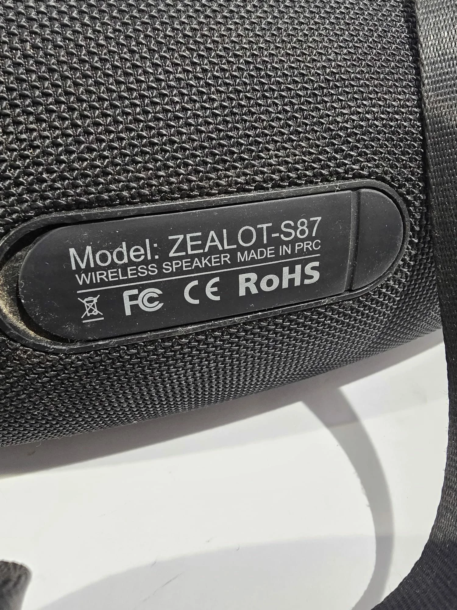 glosnik-na-pasku-czarny-zealot-s87-funkcje-221089-2