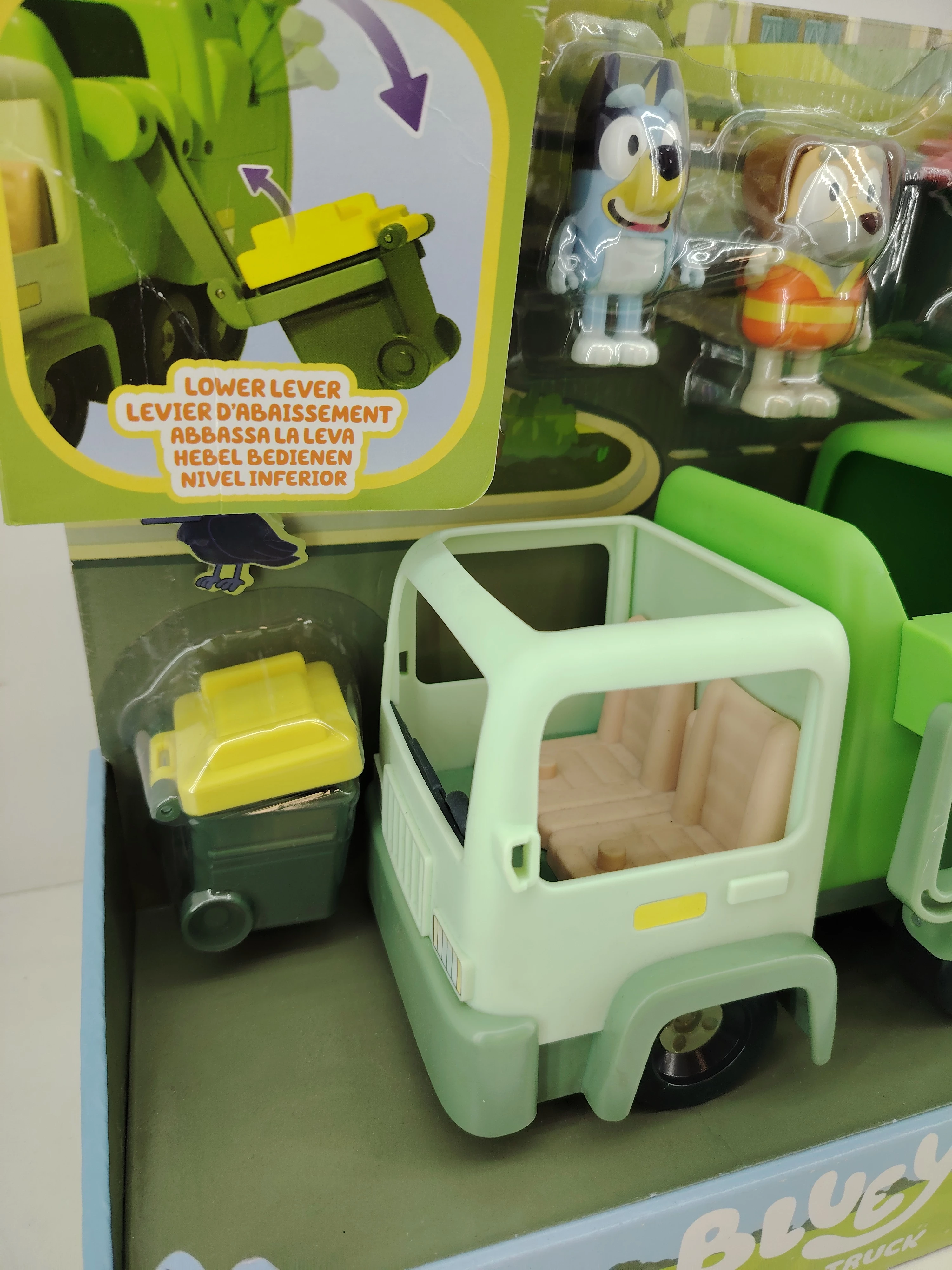 smieciarka-bluey-zielona-dzwiekowa-z-figurkami-ean-gtin-630996171707