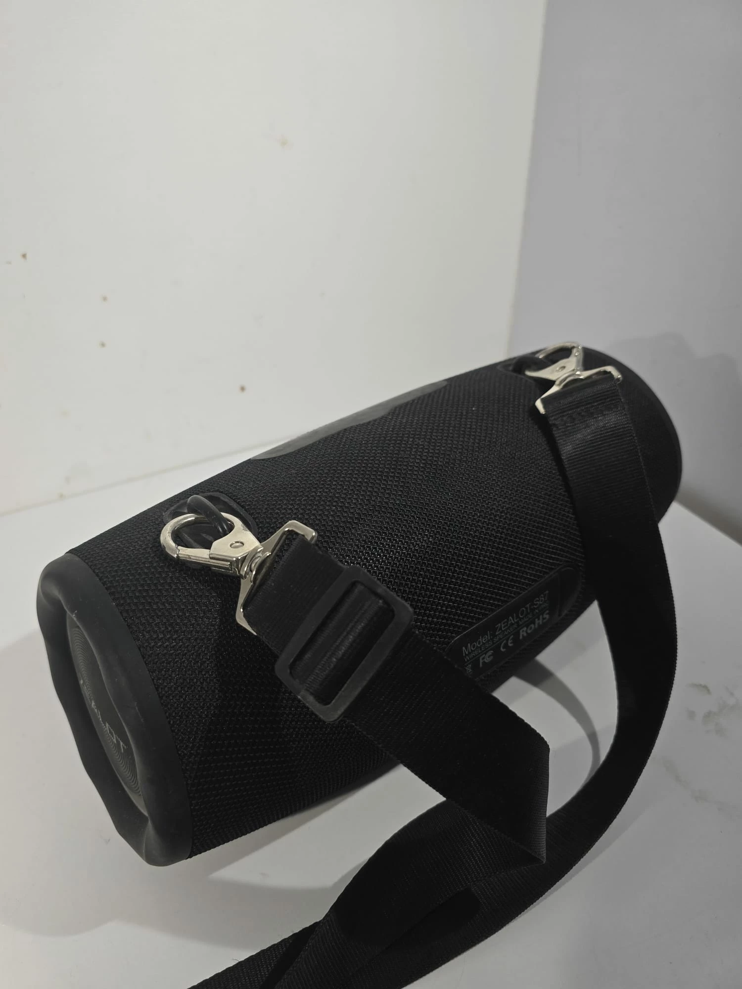 glosnik-na-pasku-czarny-zealot-s87-ean-gtin-6925284312172