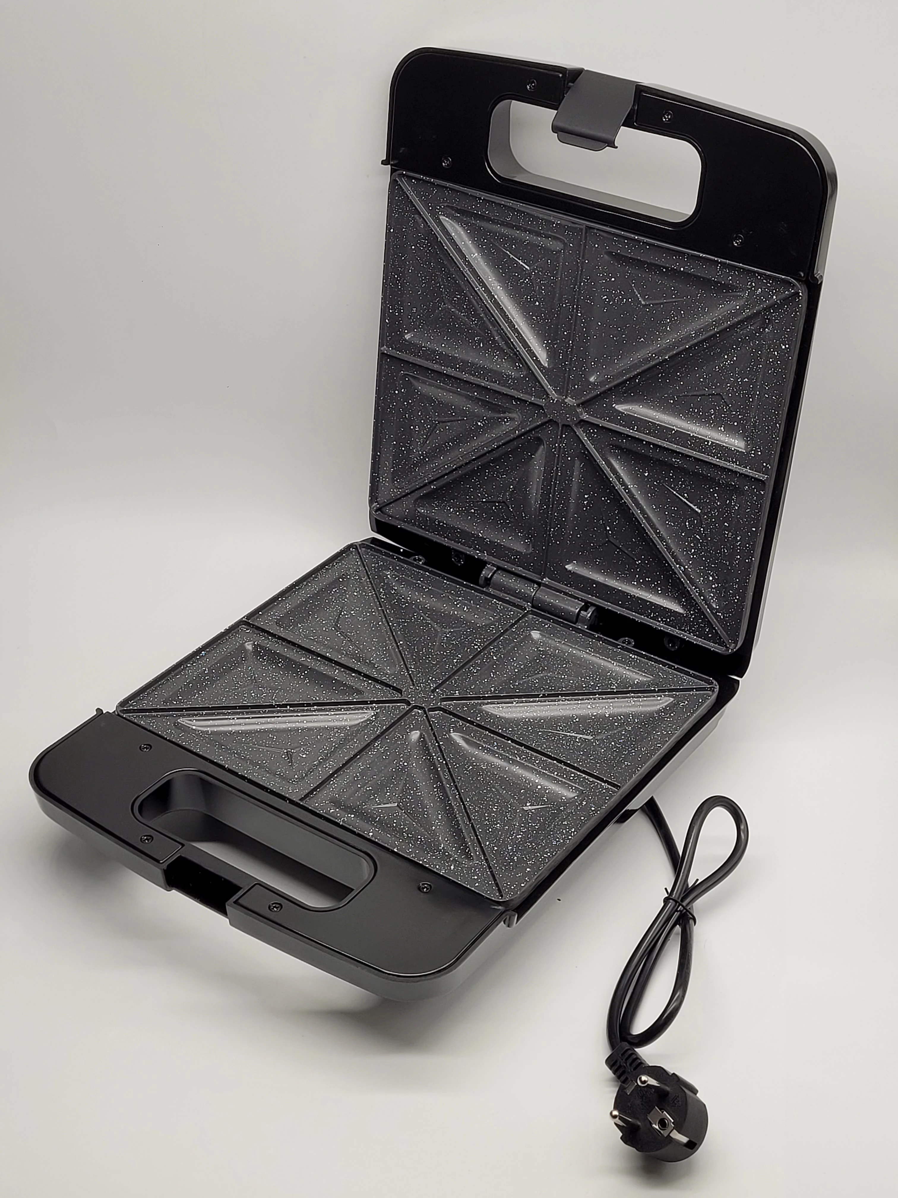 opiekacz-zelmer-zsm7400-xxl-na-4-kanapki8-trojkatow-moc-140000