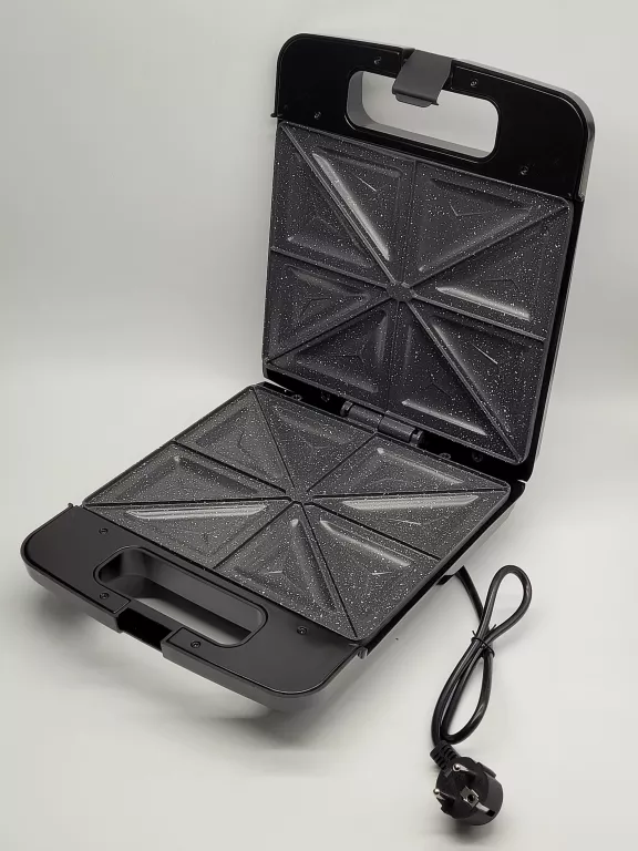 opiekacz-zelmer-zsm7400-xxl-na-4-kanapki8-trojkatow-moc-140000