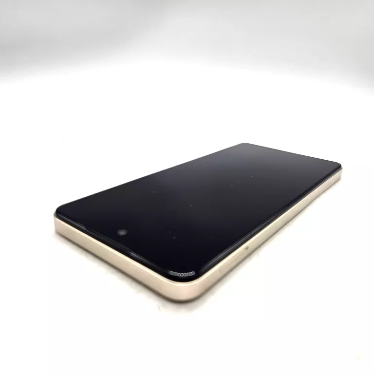 telefon-infinix-smart-8-664-gb-shiny-gold-pudelko-pojemnosc-akumulatora-5000