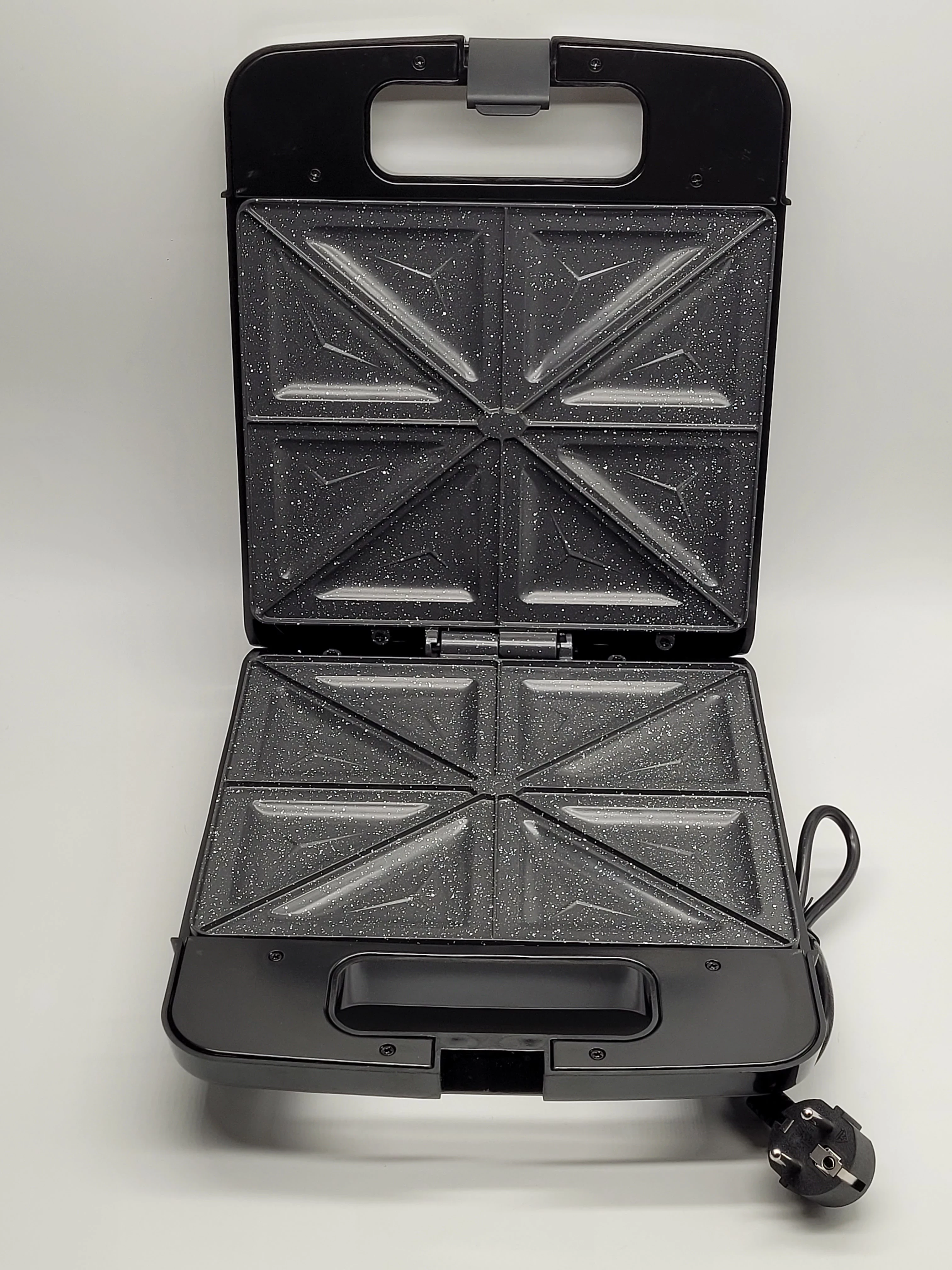 opiekacz-zelmer-zsm7400-xxl-na-4-kanapki8-trojkatow-stan-11323-2