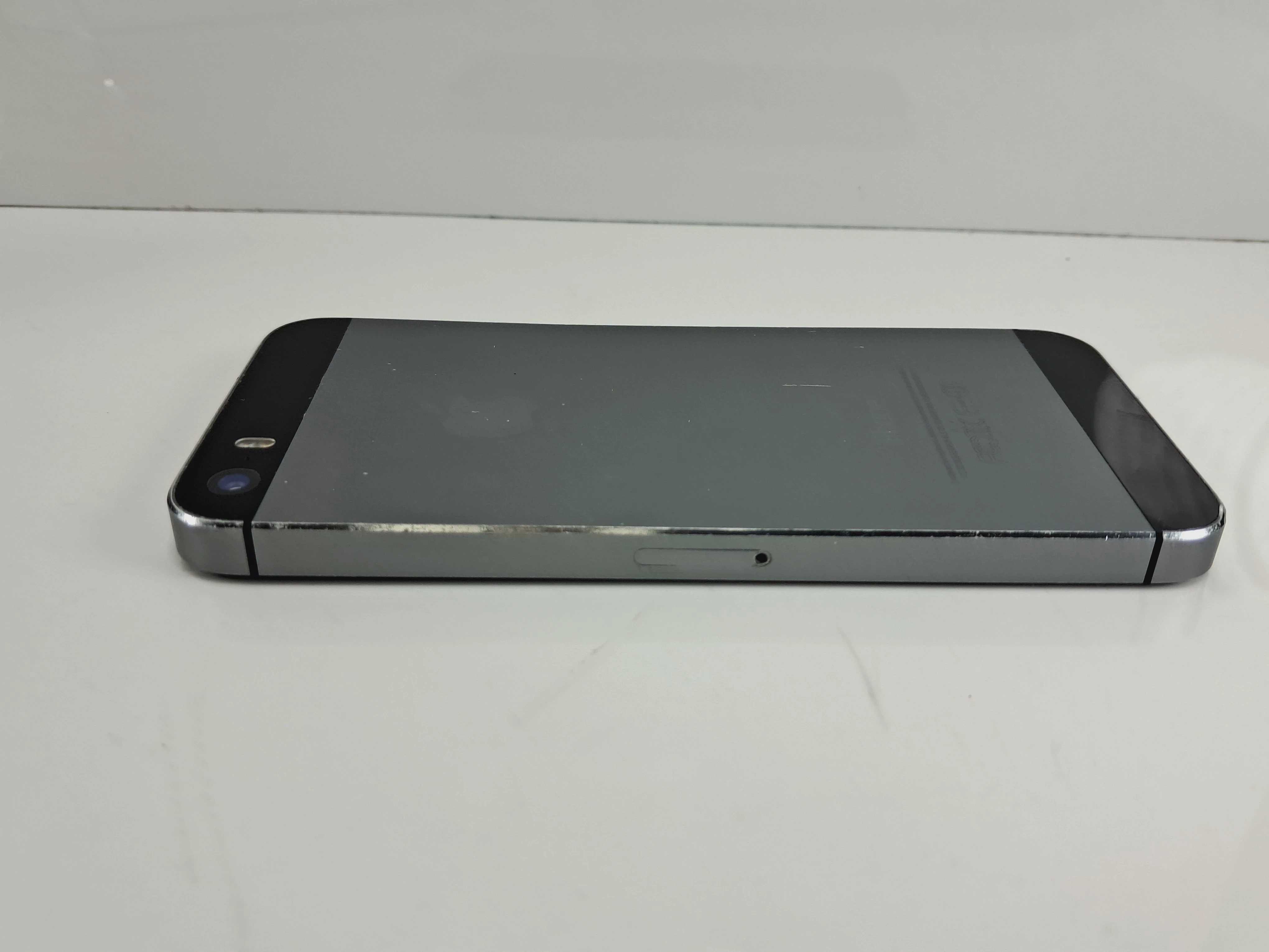 telefon-smartfon-apple-iphone-5s-1-gb-16-gb-4g-opis-wbudowana-pamiec-202869-214201