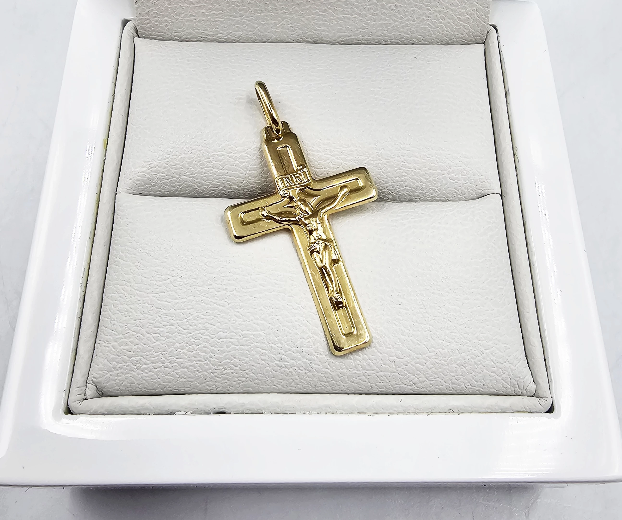 zlota-zawieszka-ksztalt-krzyzyk-086gr-p585-powstancow-slaskich-122-wroclaw