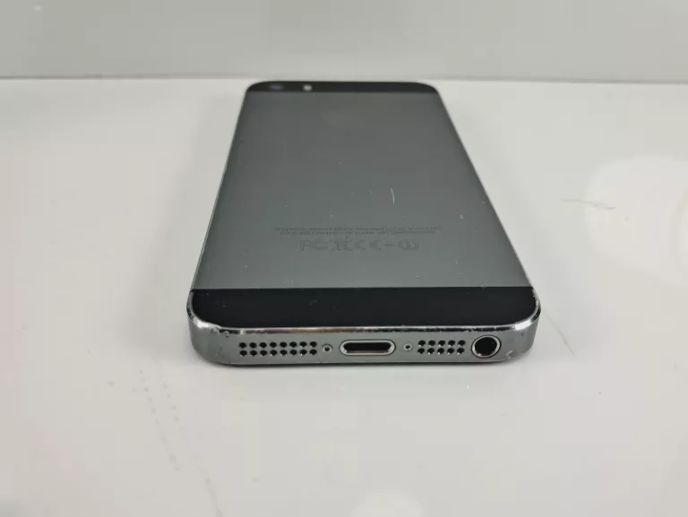 telefon-smartfon-apple-iphone-5s-1-gb-16-gb-4g-opis-kod-producenta-me433lpa