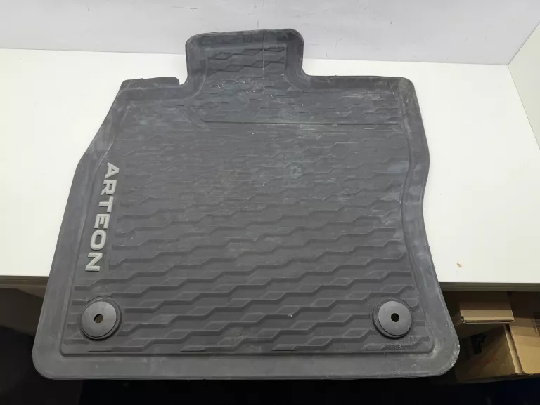 dywaniki-gumowe-vw-arteon-komplet-3g8-061-502-82v-ean-gtin-8595730416808