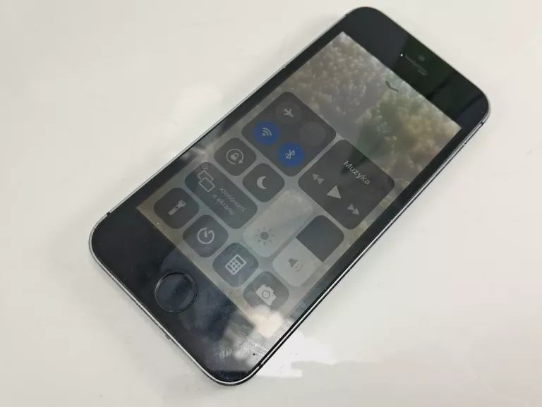 telefon-smartfon-apple-iphone-5s-1-gb-16-gb-4g-opis-ean-gtin-0885909784462