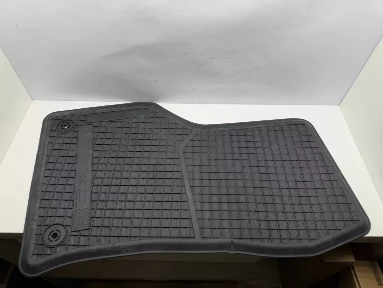 dywaniki-gumowe-vw-arteon-komplet-3g8-061-502-82v-zestaw-wieloelementowy-23348-384857