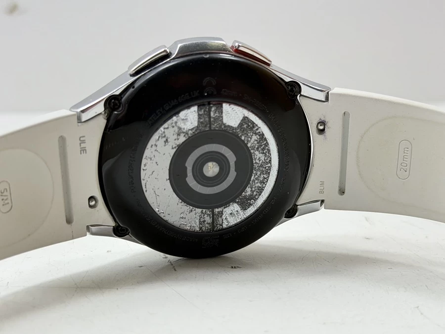 samsung-galaxy-watch-4-classic-model-249460-1680462