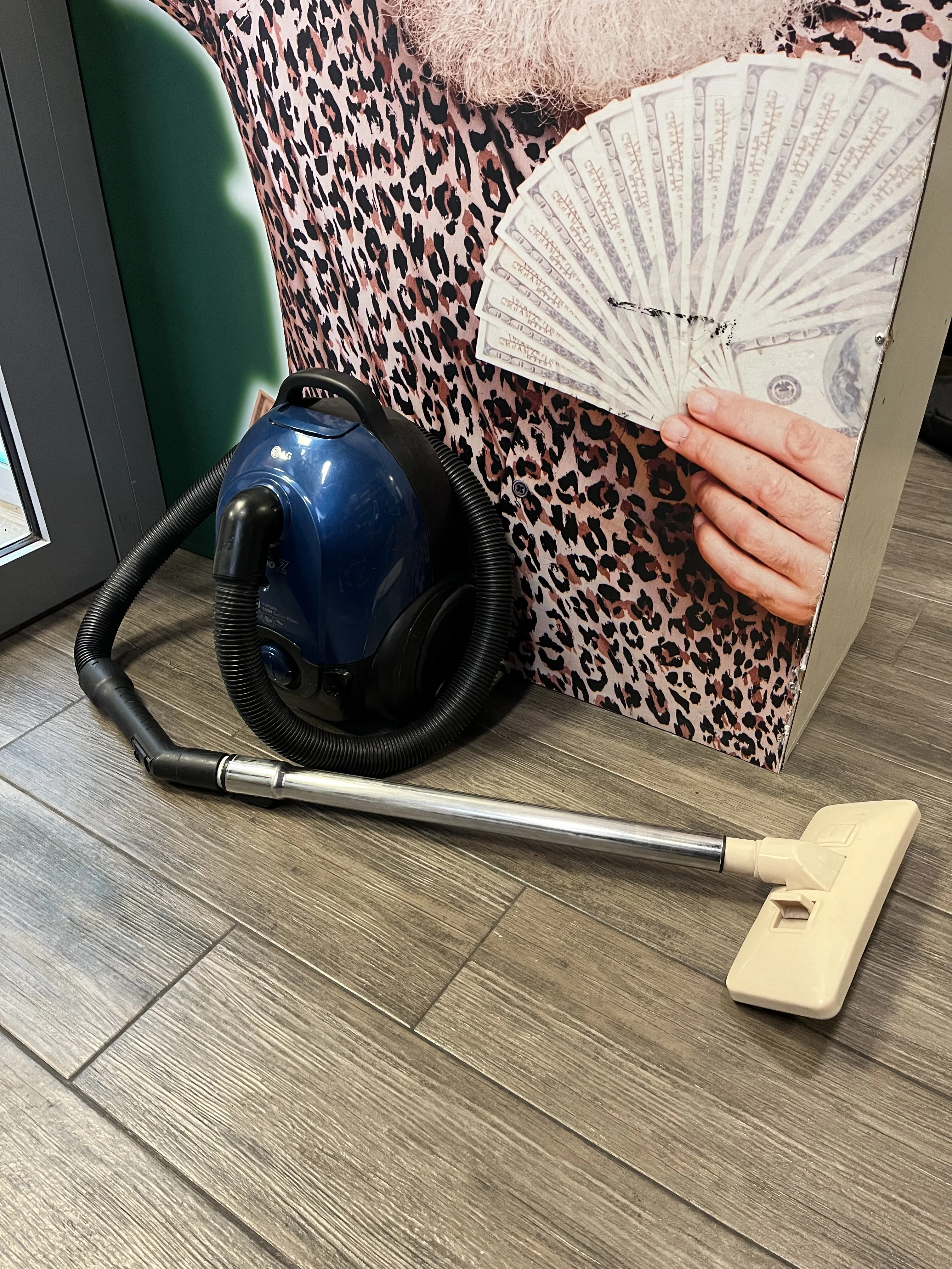 odkurzacz-lg-niebieski-turbo-z-1500w-osiedle-teatralne-3u15-krakow