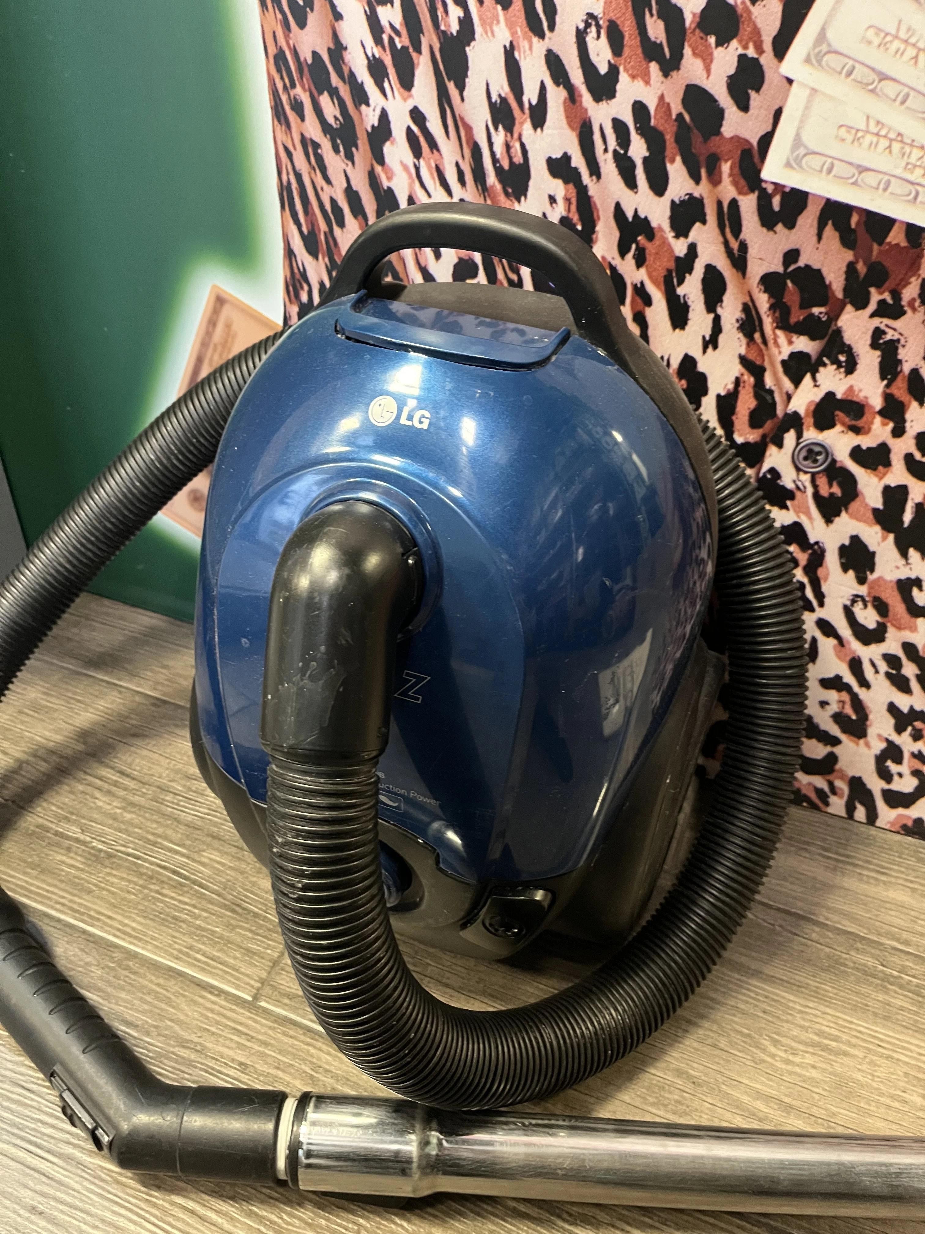 odkurzacz-lg-niebieski-turbo-z-1500w-kolor-dominujacy-129357-4
