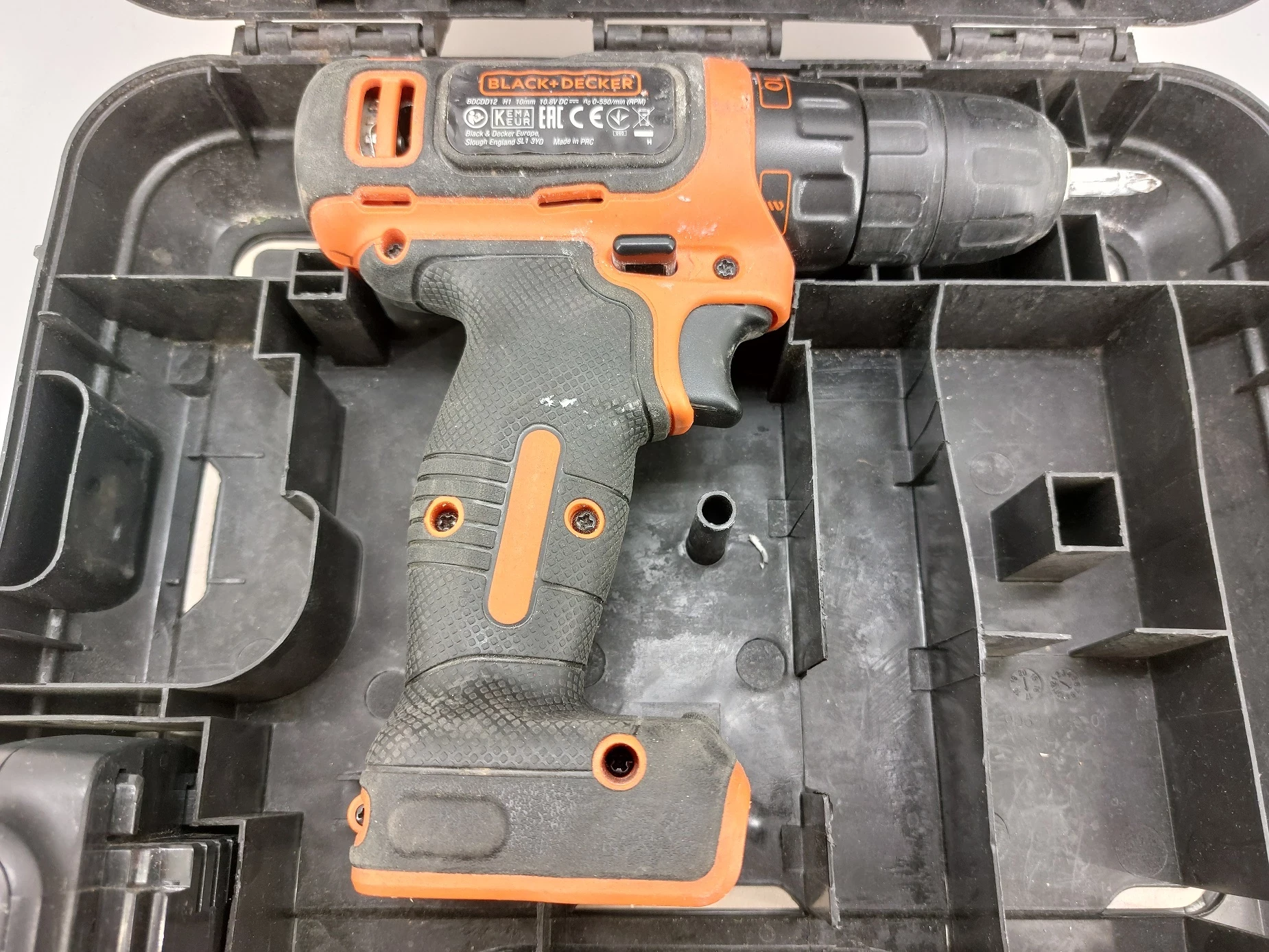 wkretarka-blackdecker-bdcdd12k-108v-lad-walizka-stan-11323-2