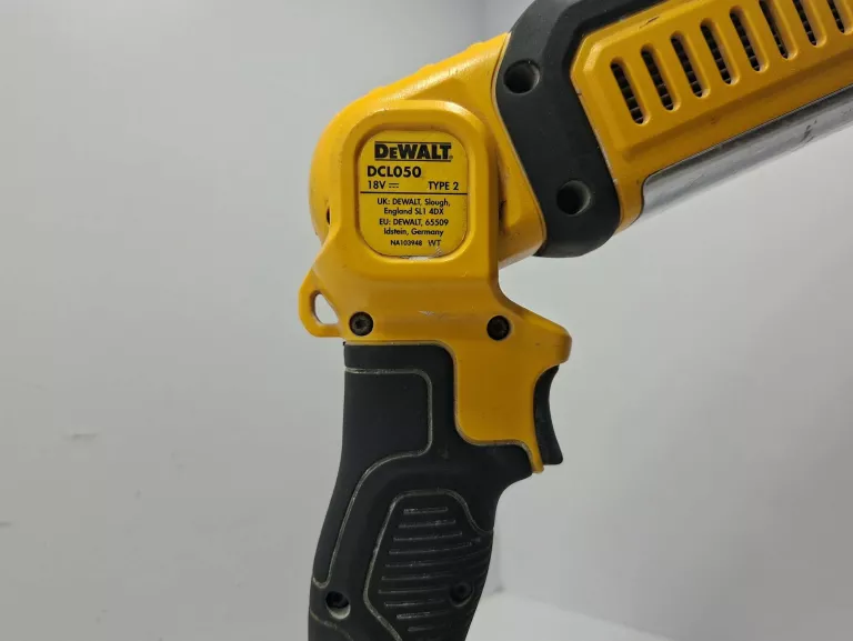 dewalt-dcl050d1-18v-latarka-lampa-akumulatorowa-led-xr-1000-stan-11323-2