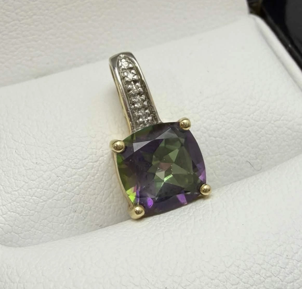 zlota-zawieszka-z-diamentami-i-mystic-topazem-585-127g-sw-katarzyny-4-torun