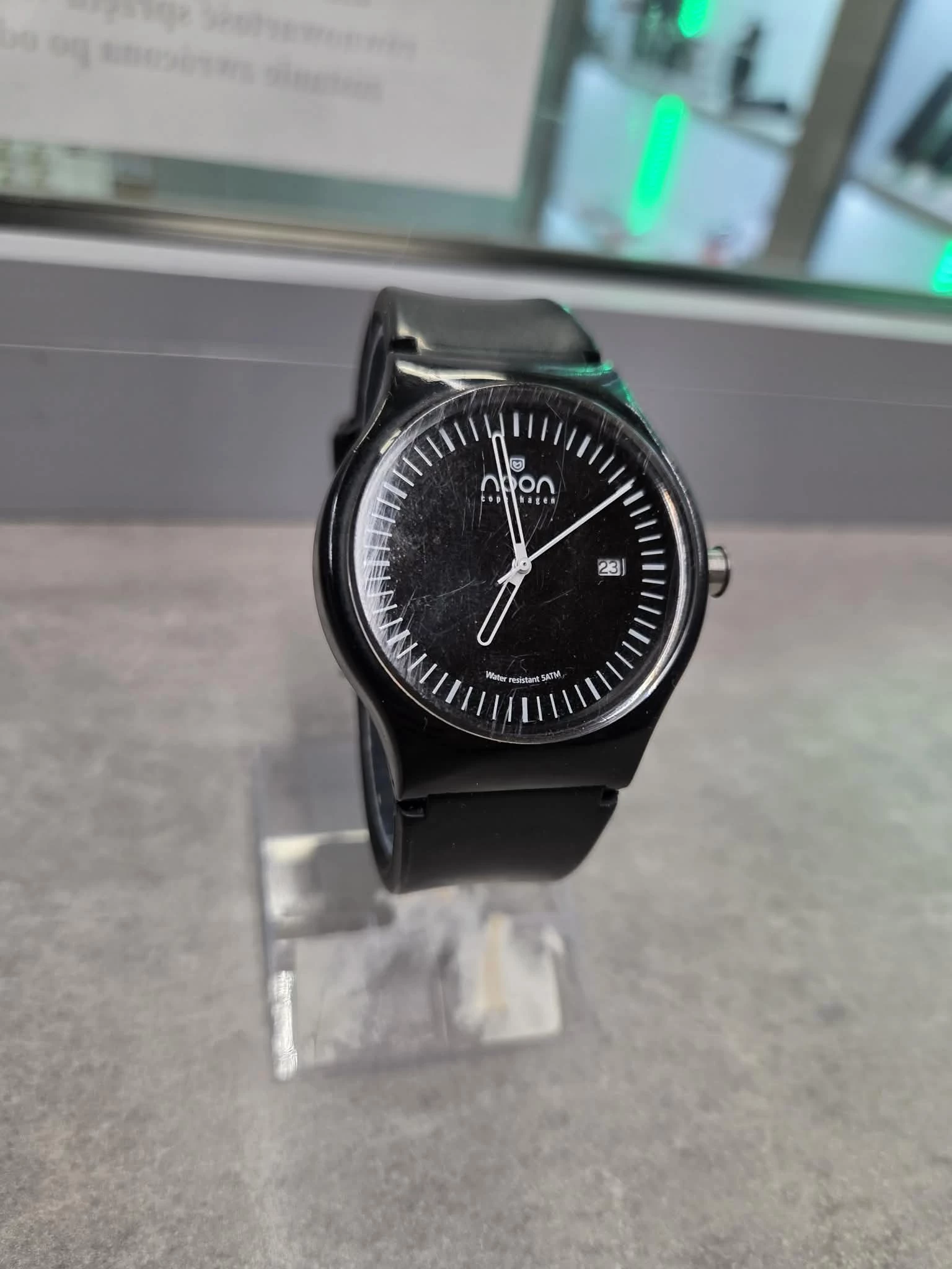 zegarek-noon-copenhagen-82-004-409-opis-ksztalt-koperty-129223-1