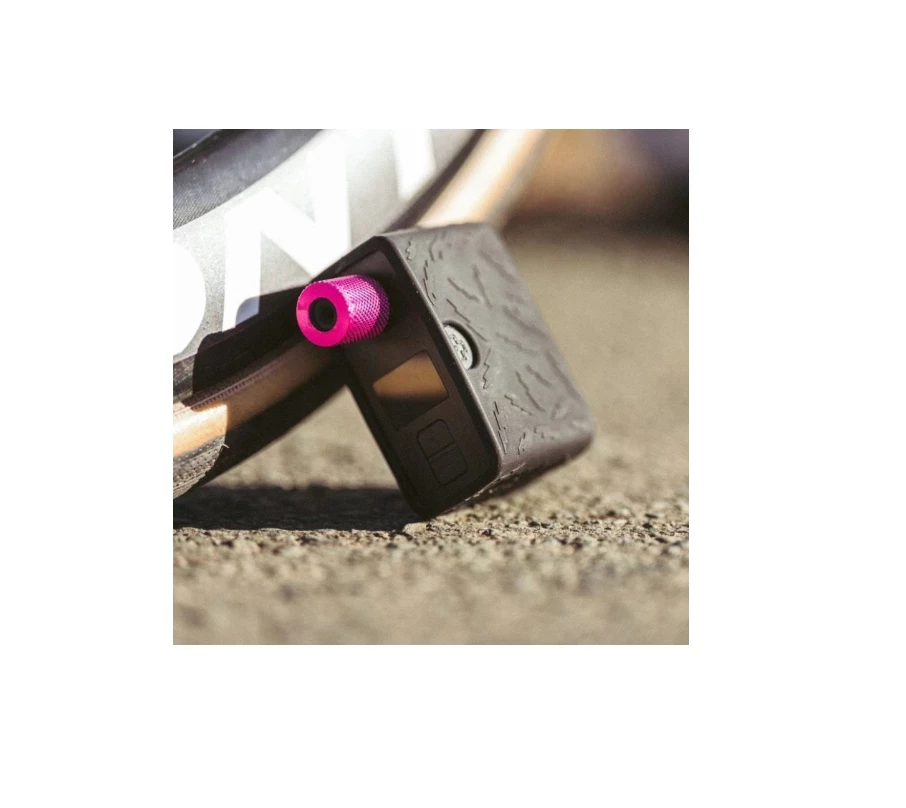 pompka-elektryczna-muc-off-airmach-electric-mini-inflator-pro-czarny-model-airmach-electric-mini-inflator-pro