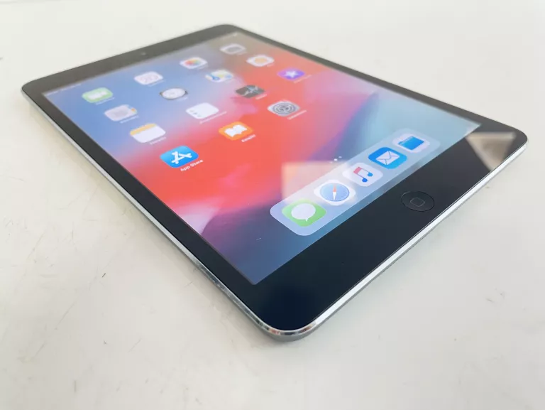 tablet-apple-ipad-mini-2nd-gen-79-1-gb-16-gb-szary-transmisja-danych-217-1024