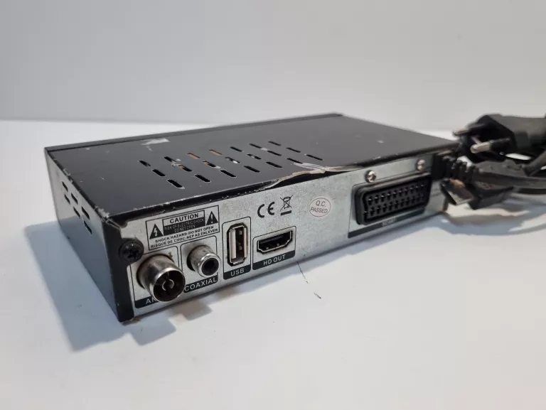 dekoder-dvbt-cabletech-urz0336b-model-urz0338