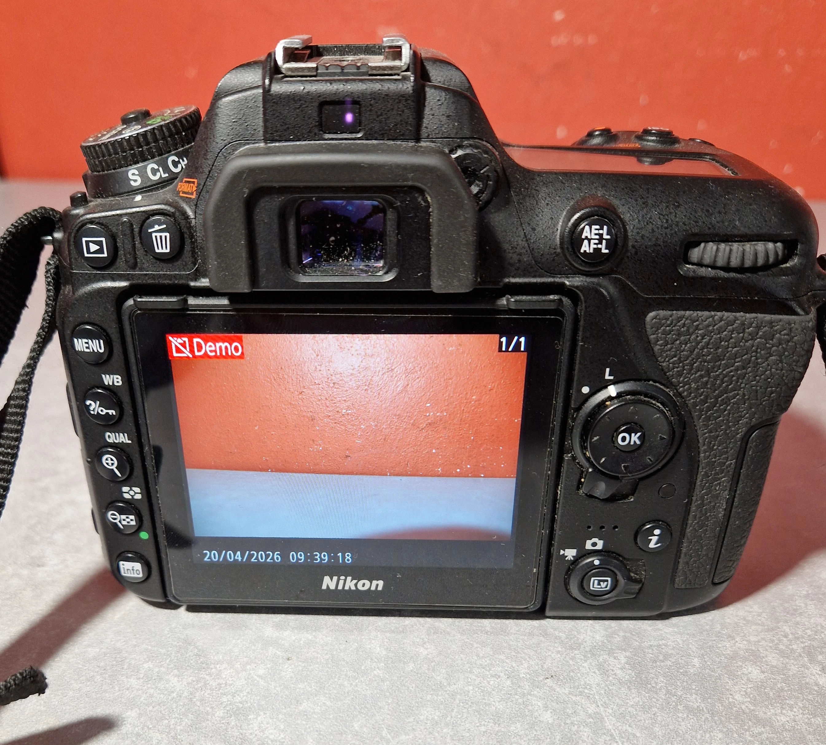 lustrzanka-nikon-d7500-obiektyw-sigma-18-300mm-nikon-135-63-dc-72-stan-11323-2