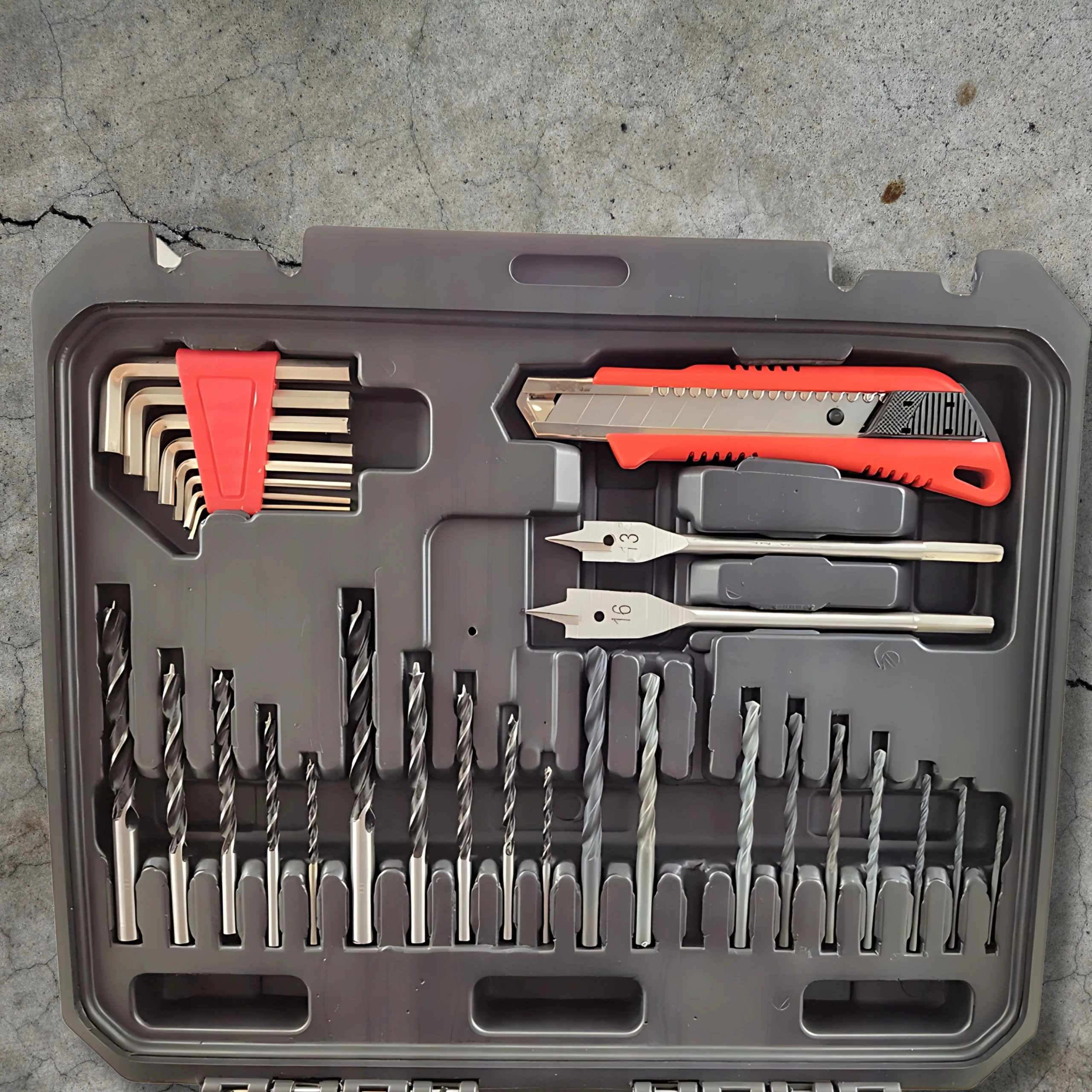 wkretarka-akumulatorowa-adm-36v-2akumulator-15ah-zestaw-77-el-2-biegi-napiecie-v-128551-729936