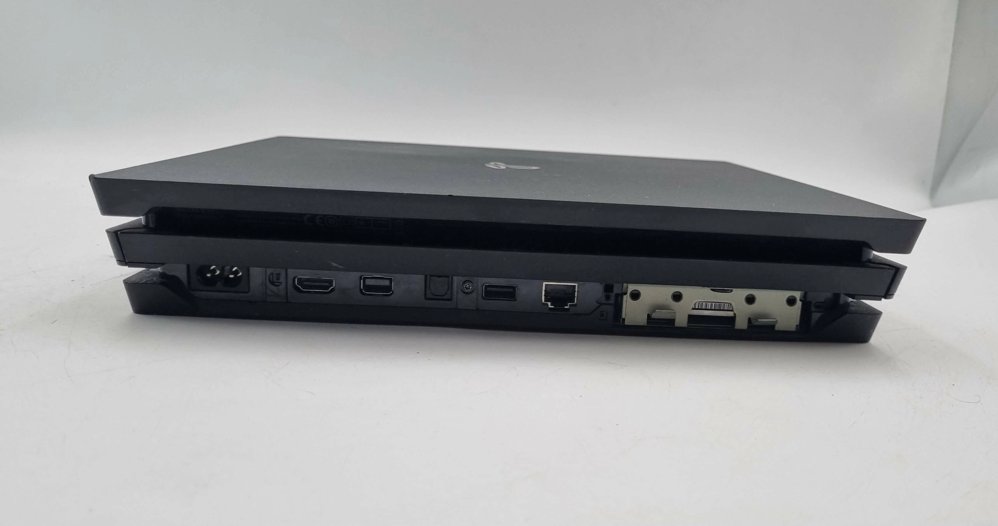 konsola-sony-ps4-pro-cuh-7216b-1tb-pad-gry-w-zestawie-205998-225574