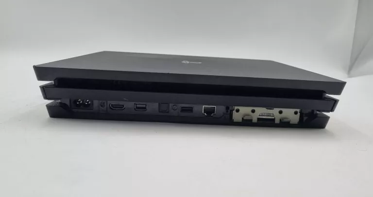 konsola-sony-ps4-pro-cuh-7216b-1tb-pad-gry-w-zestawie-205998-225574