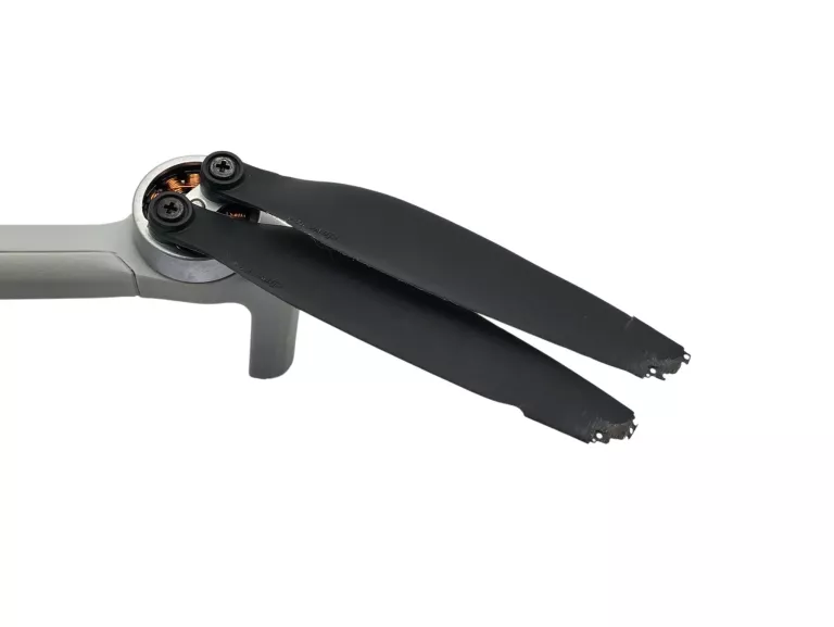 dron-dji-mini-3-dji-rc-wideo-4k-hdr-czas-lotu-do-38-min-3-aku-249g-czas-lotu-38