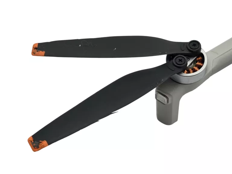 dron-dji-mini-3-dji-rc-wideo-4k-hdr-czas-lotu-do-38-min-3-aku-249g-ean-gtin-6941565979667