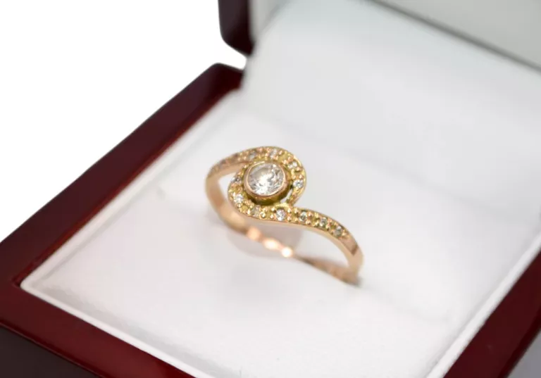 zdobiony-zloty-pierscionek-pr-585-rozm-19-265-g-kamien-17088-128